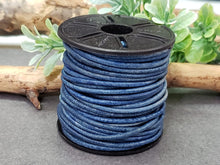 Charger l'image dans la galerie, Antique Denim - Distressed Leather Cord - 1yd #406