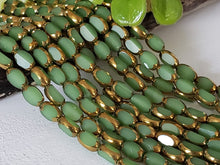 Charger l&#39;image dans la galerie, Opaque Jade Green * Rectangle Crystals - 14&quot; Full Strand
