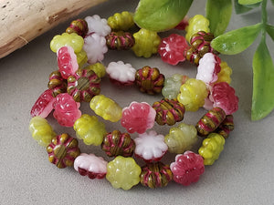 Raspberry Lime - Czech Glass Cactus Flower Mix - 9mm - 15pcs