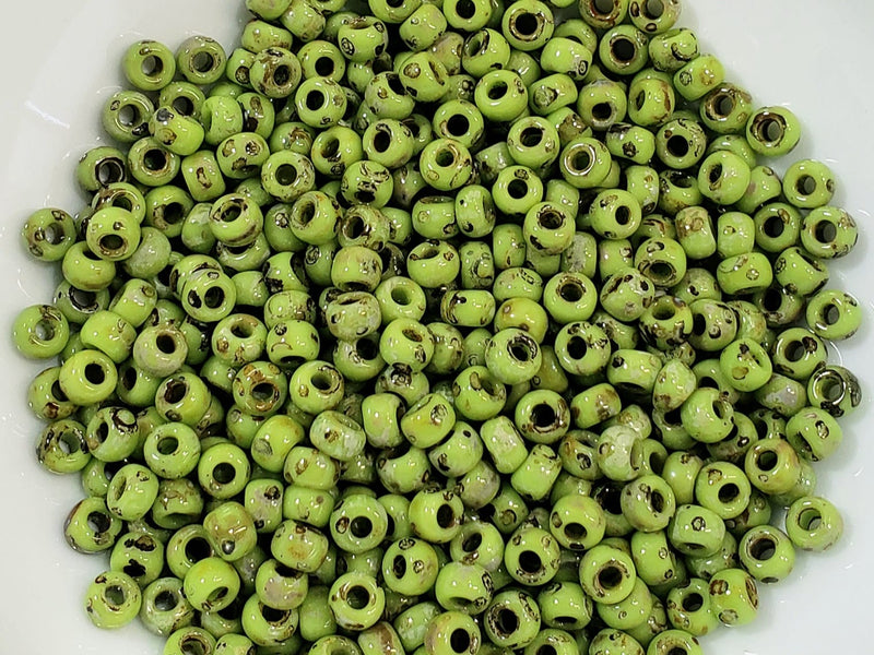 6/0 Opaque Chartreuse Picasso #4515 - Czech Seed Beads - 10gr.