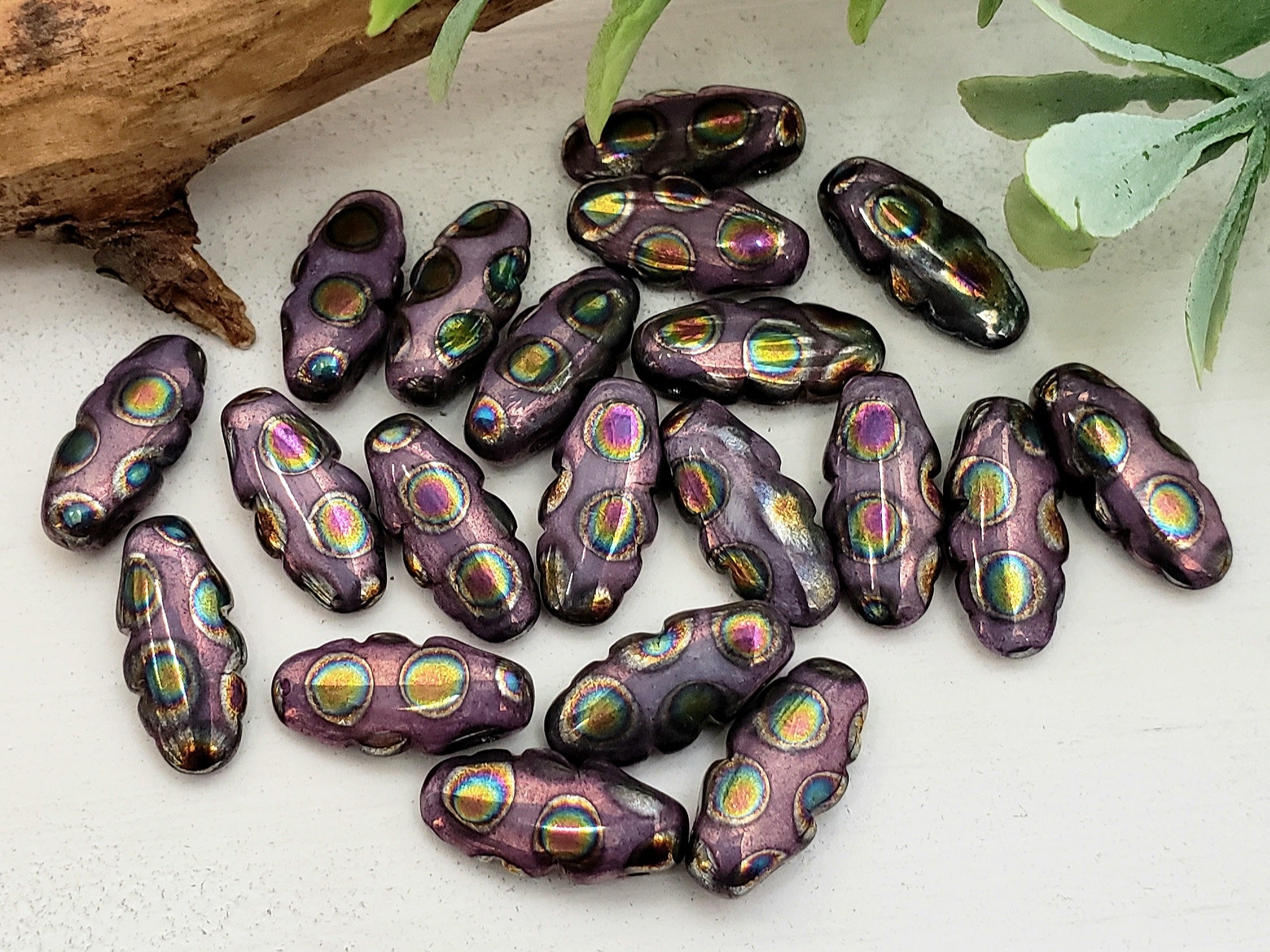 Lavender Vitrail - Czech Scallop Daggers - 12x6mm -10pcs