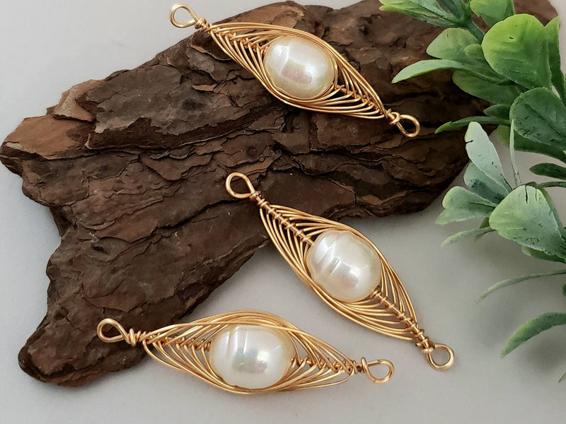 Gold Plated Brass - Faux Pearl Focal Connector - 35mm - 2pcs