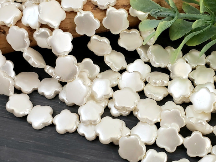 White Luster - Flower Glass Pearls - 7mm - 20pcs