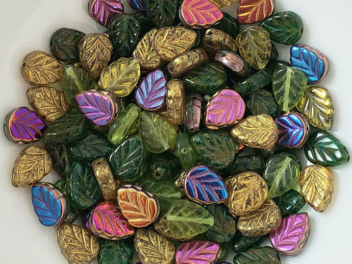 Enchanted Forest Mix - Czech Leaves - 10mm - 40pcs