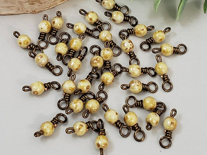 Chalk White Picasso - Czech Druks Charms - 4mm - 10pcs