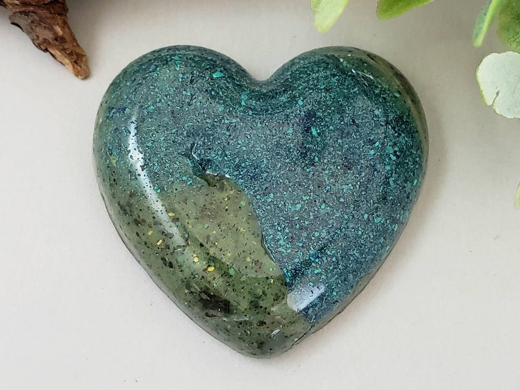 Havana Island - Handcrafted Heart Cabochons