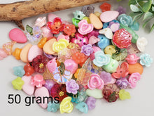 Charger l&#39;image dans la galerie, Candy Bloom Lucite &amp; Acrylic Bead Mix - Treasure Bag - 50gr.
