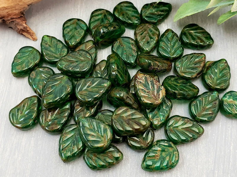 Pine Green Picasso - Czech Mint Leaf - 10x8mm - 20pcs