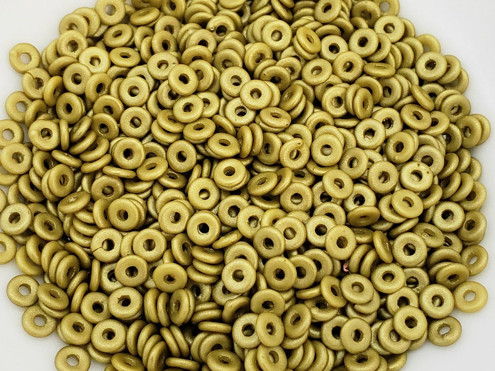 Lime Pastel - Czech O Beads - 4mm - 5gr. Main image