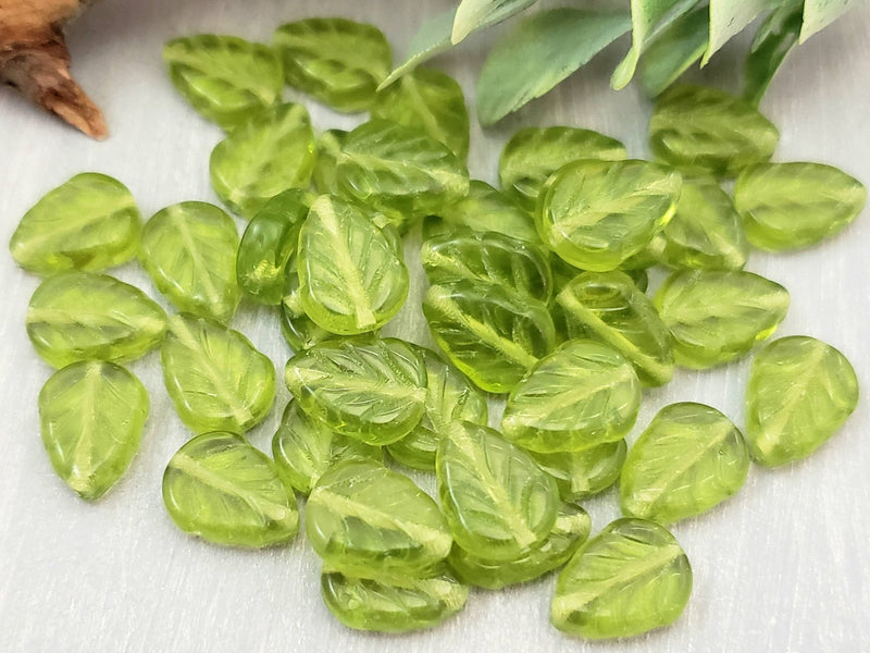 Peridot - Czech Mint Leaf - 10x8mm - 20pcs