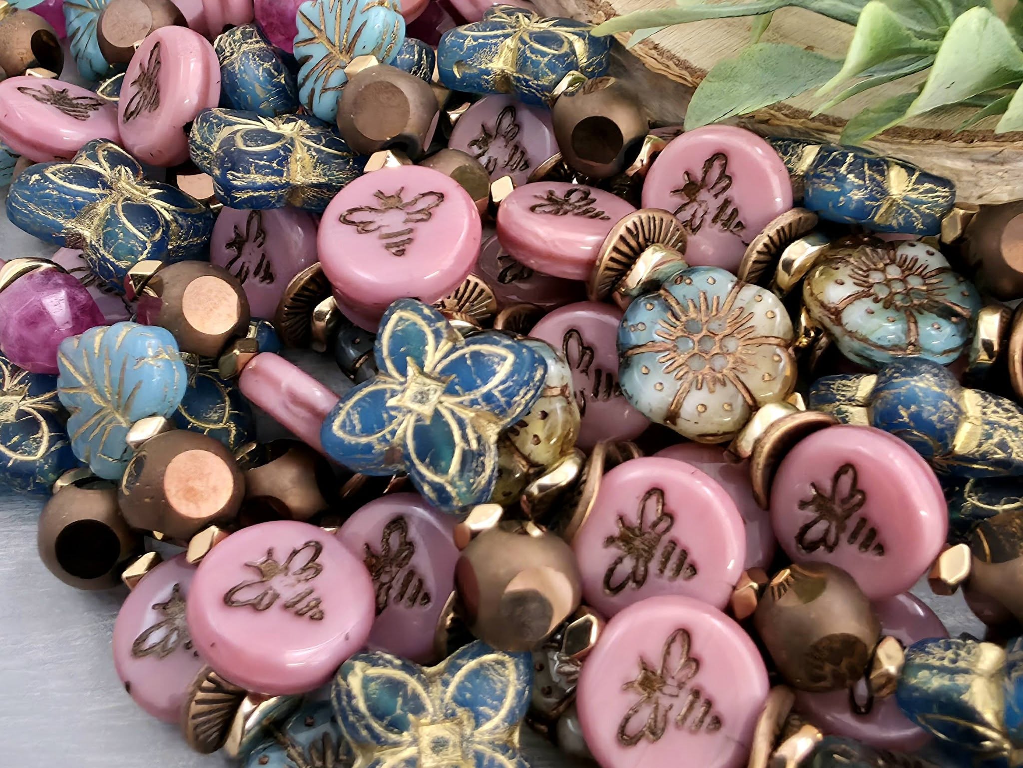 Honeybee Garden Bliss - INSPIRE by Czechs Designer Strand Secondary image