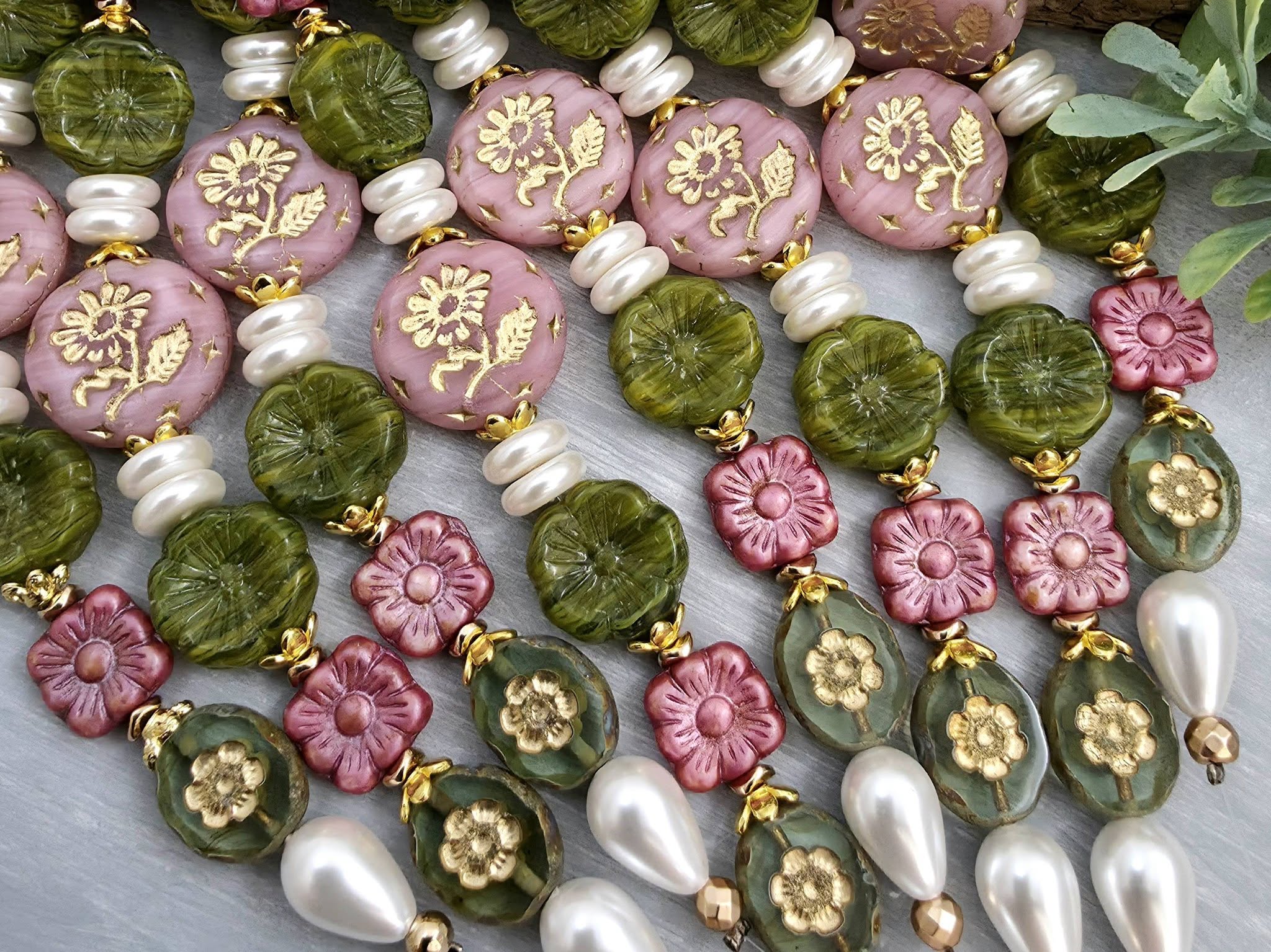 Heirloom Rose - INSPIRE by Czechs Designer Strand Secondary image