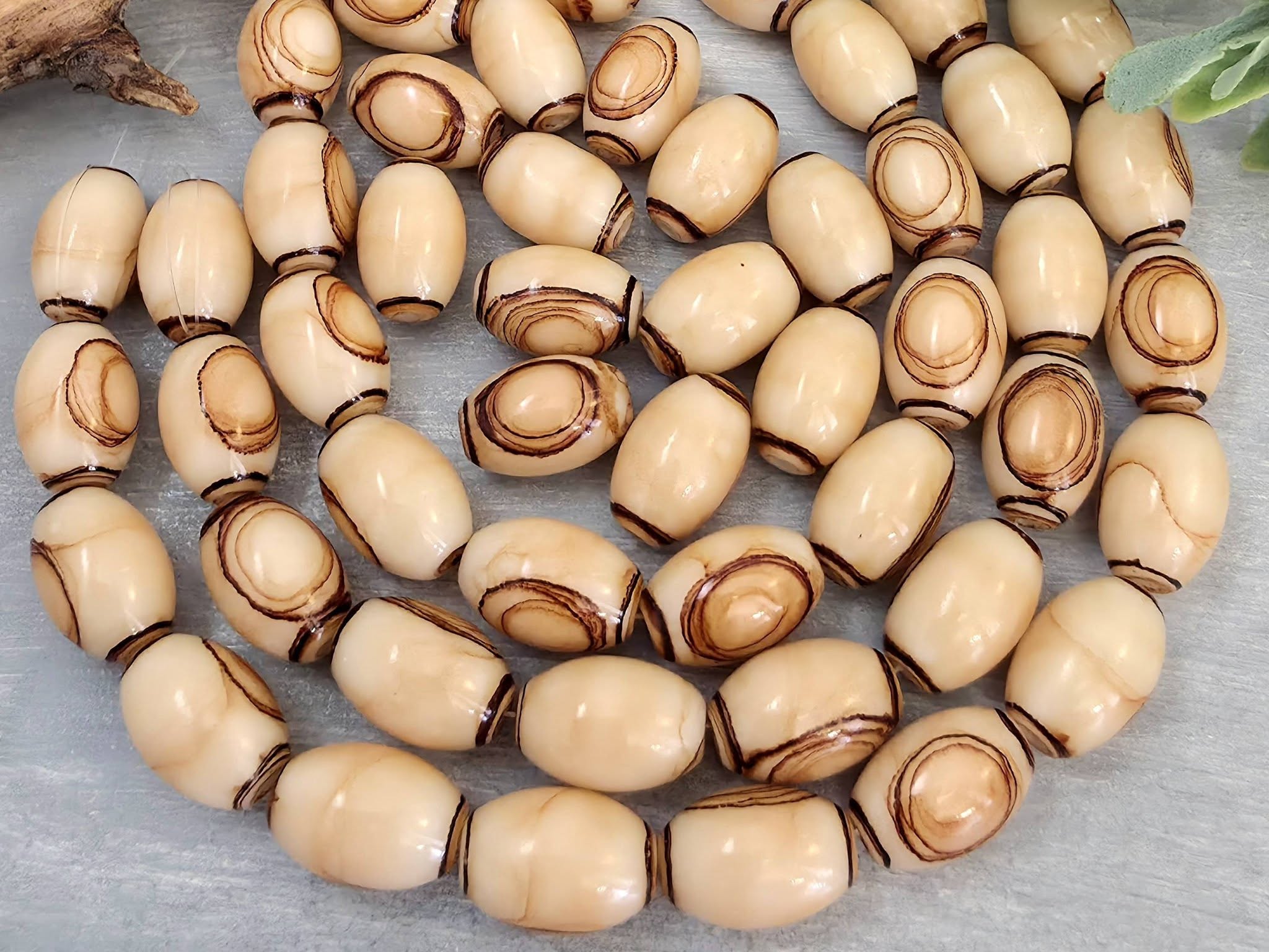 Latte Cream - Wood Grain Pattern Glass Barrel Beads - 10x8mm - 7" Strand/Loose Main image