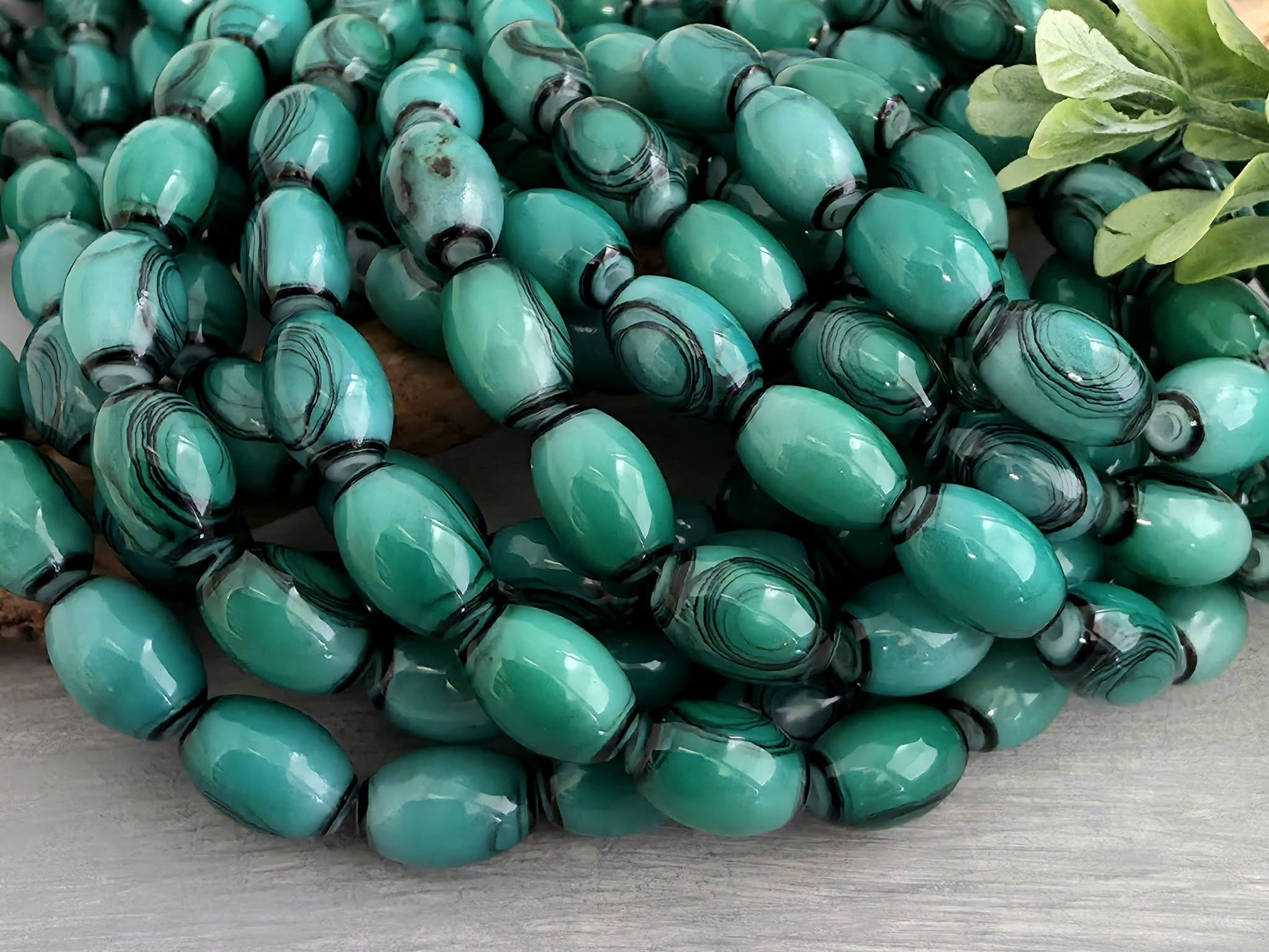 Green Turquoise - Wood Grain Pattern Glass Barrel Beads - 10x8mm - 7" Strand/Loose