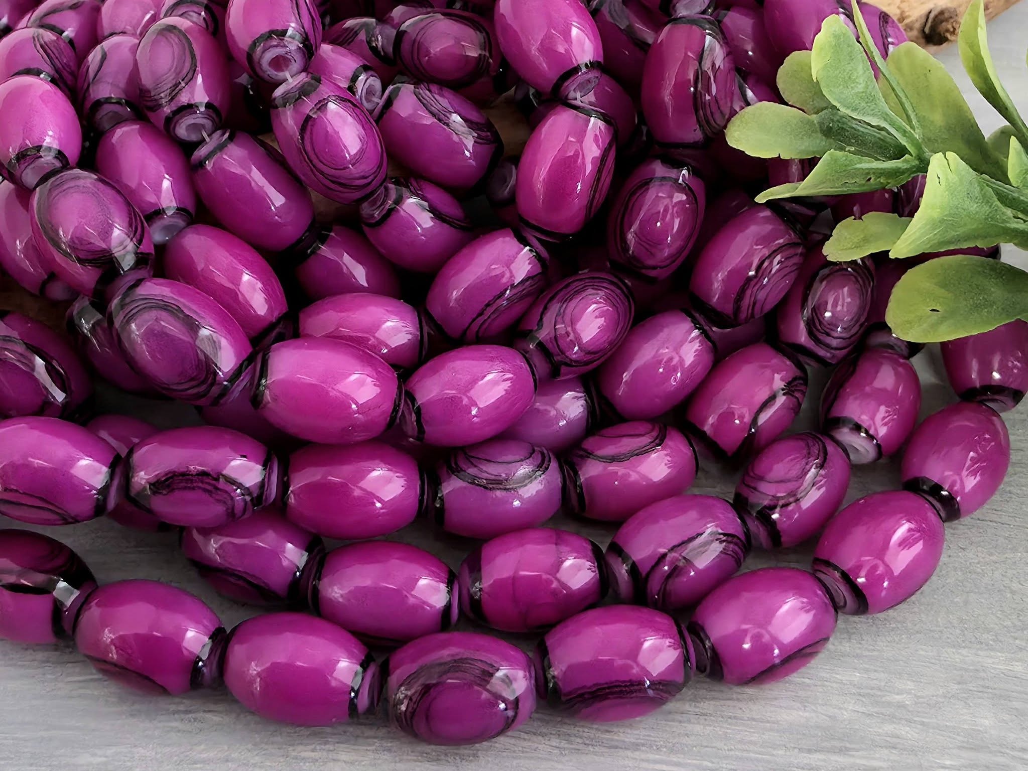 Magenta - Wood Grain Pattern Glass Barrel Beads - 10x8mm - 7" Strand/Loose