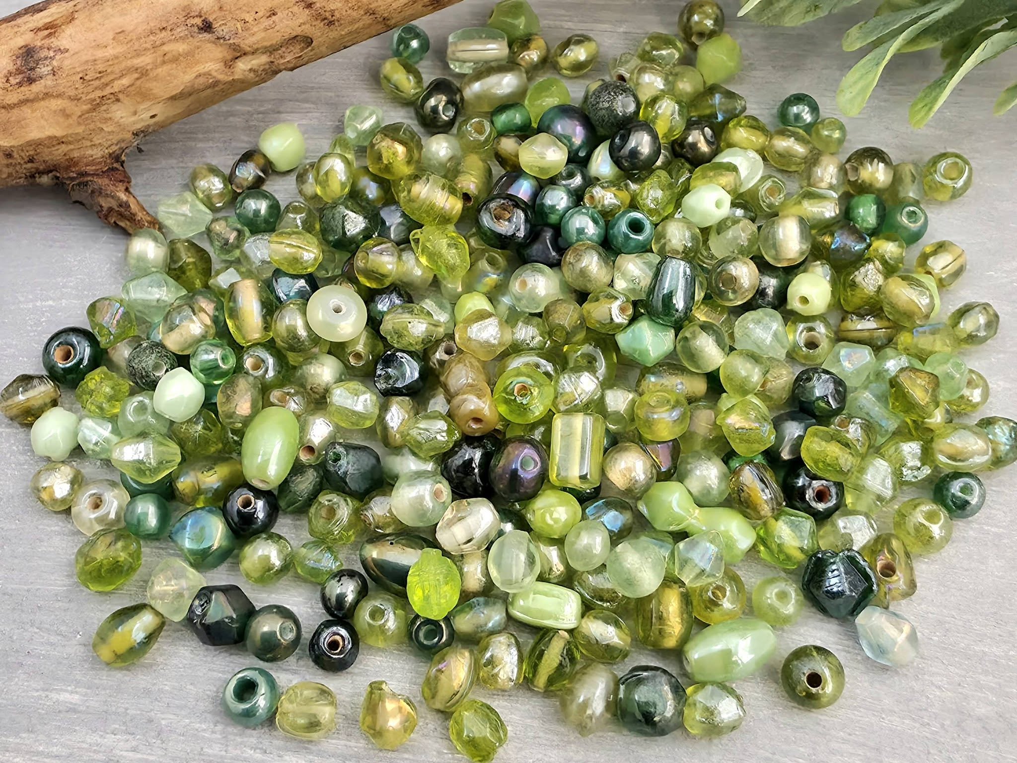 Green - Luster Glass Bead Mix  - 3-6mm - 30gr.