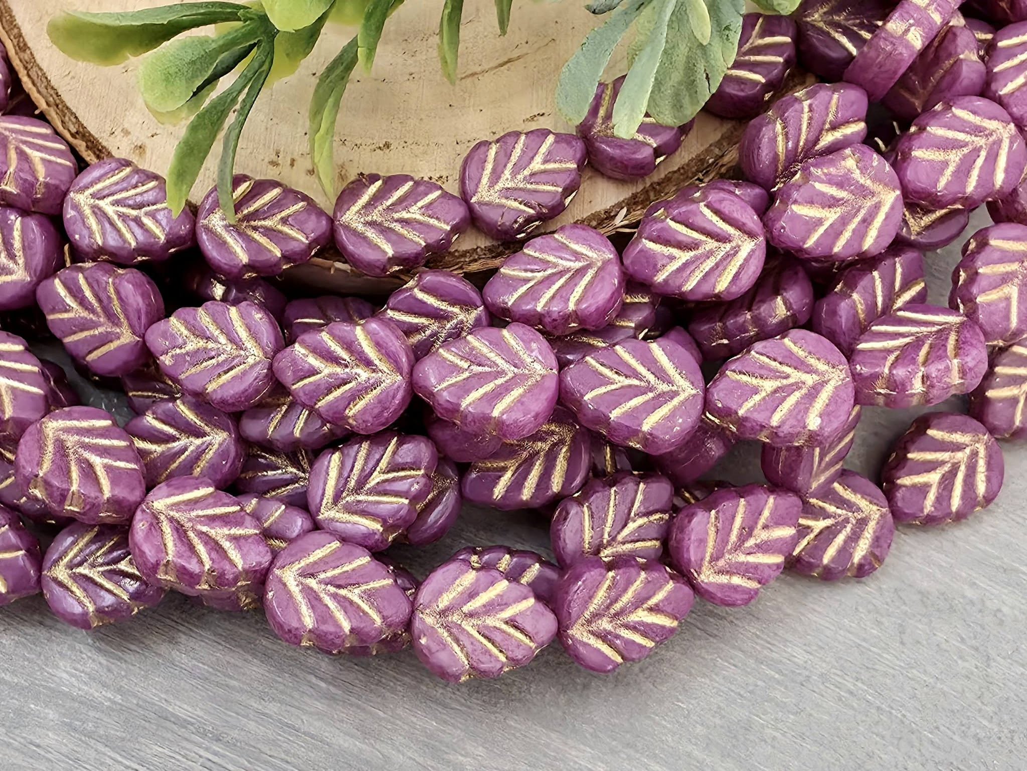 Plum Rose - Czech Mint Leaves - 10mm - 10pcs Main image