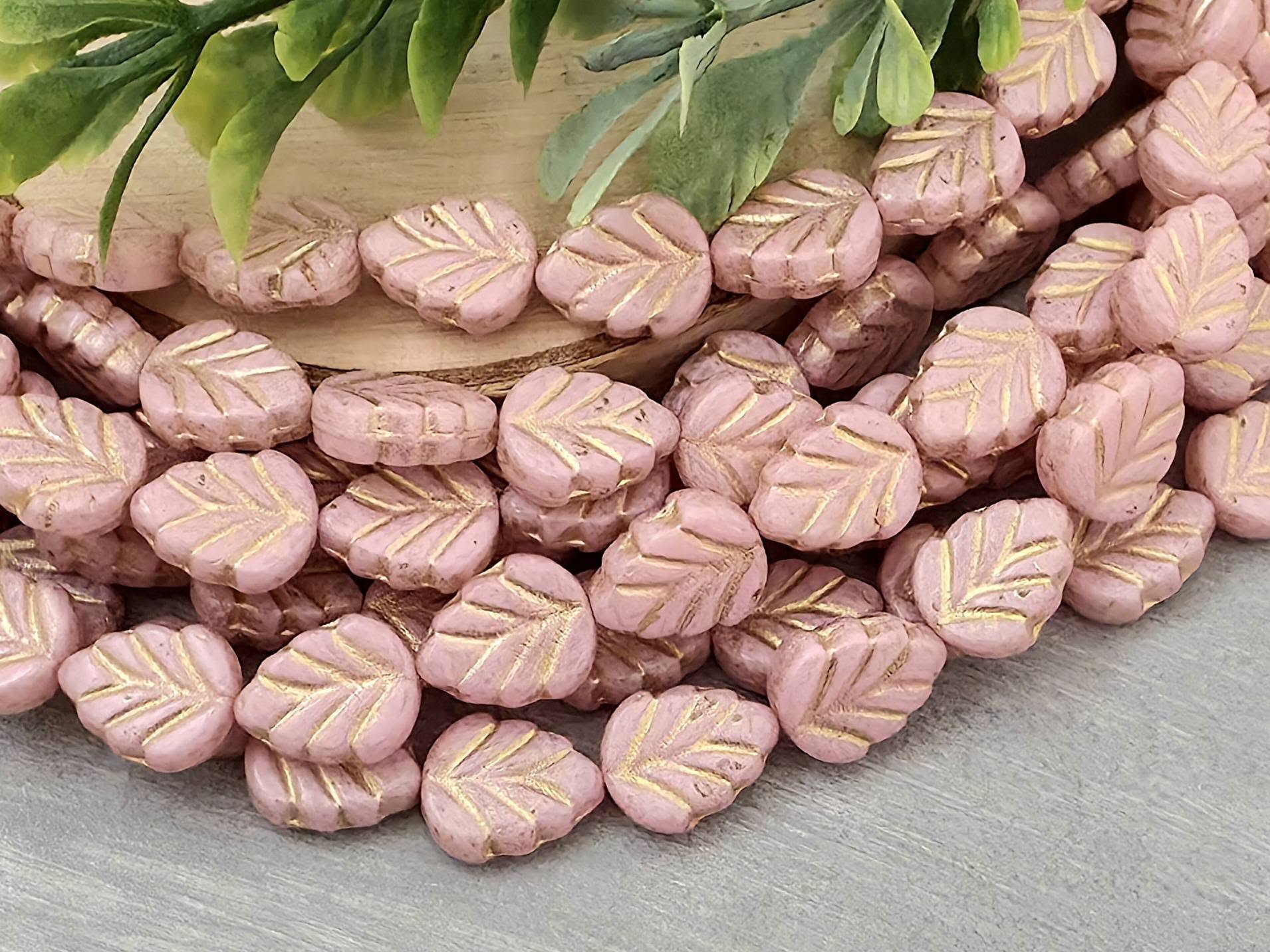Vintage Pink - Czech Mint Leaves - 10mm - 10pcs