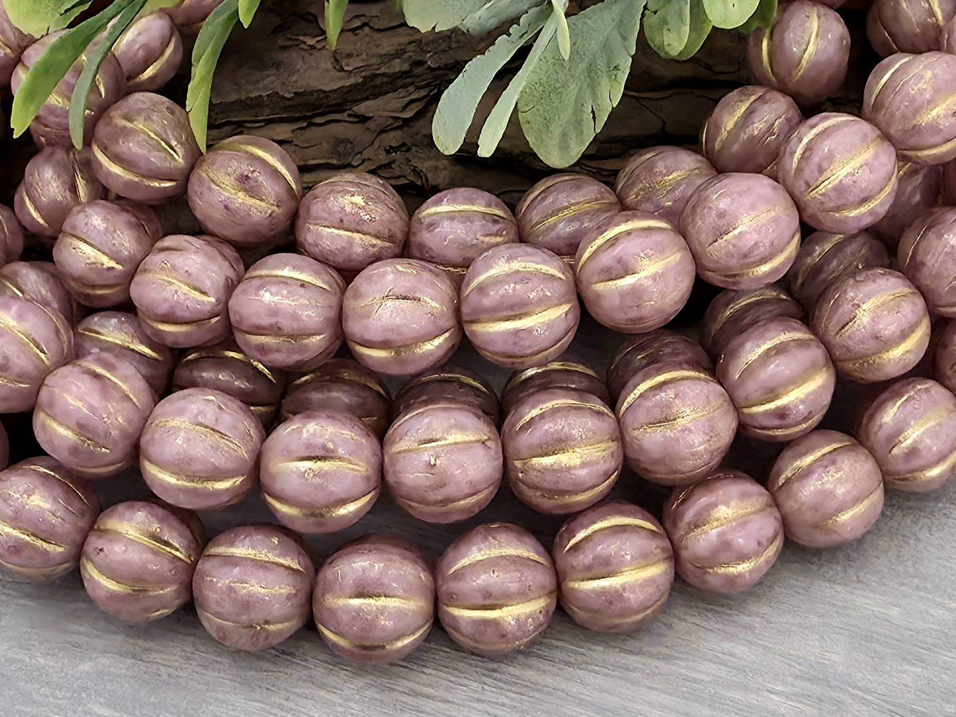 Vintage Lilac - Czech Melon Beads - 8mm - 15pcs