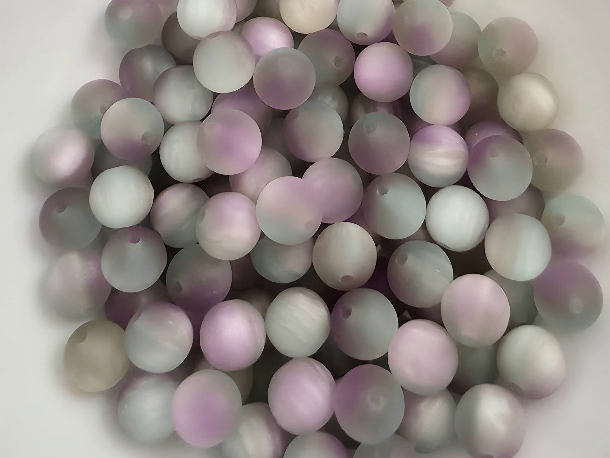 Matte Lilac Sage - 2-Tone Moon Glow Resin Beads - 10mm - 20pcs Main image
