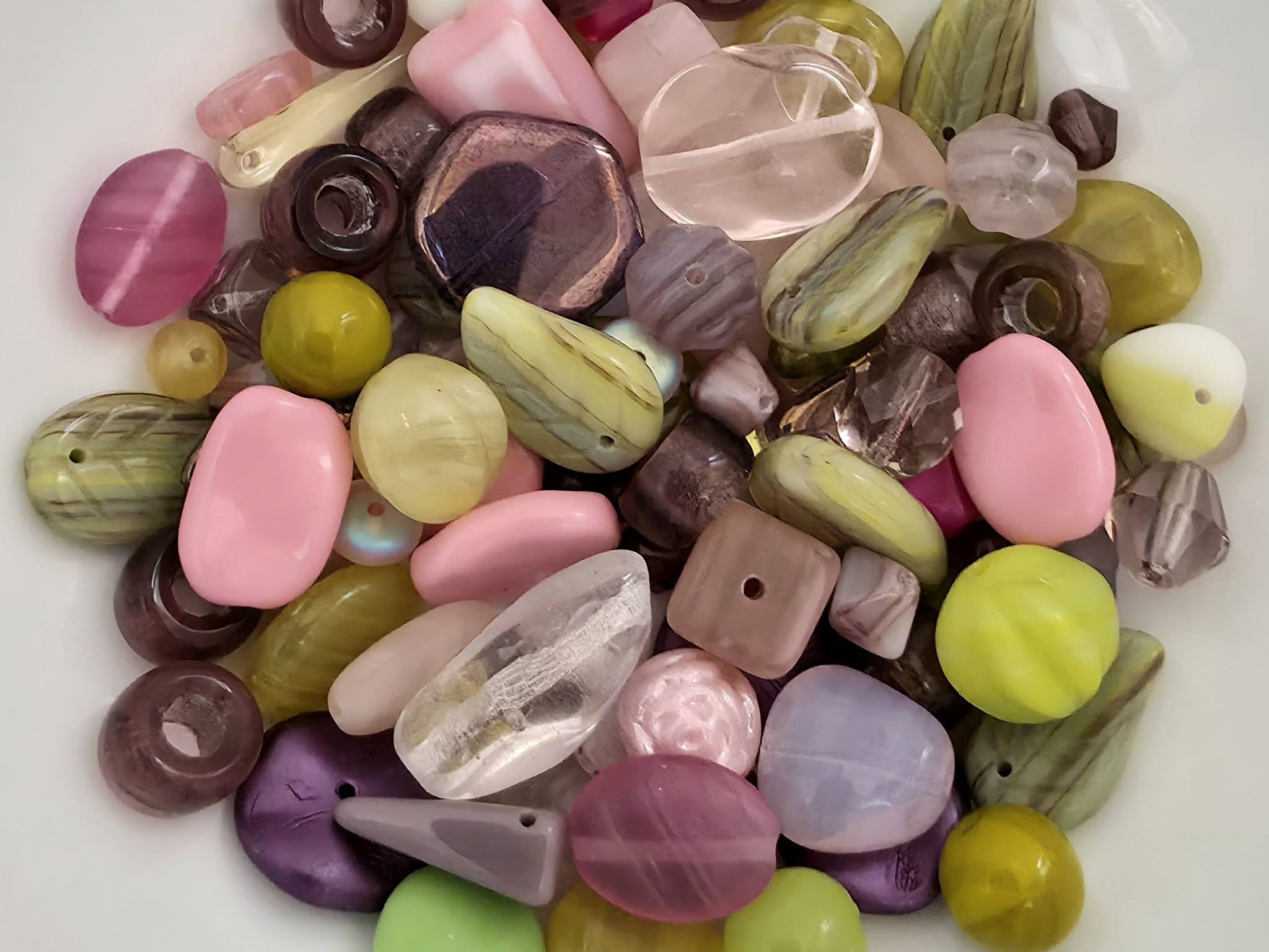 Blushing Botanica - Czech Glass Mix - 50gr. Main image