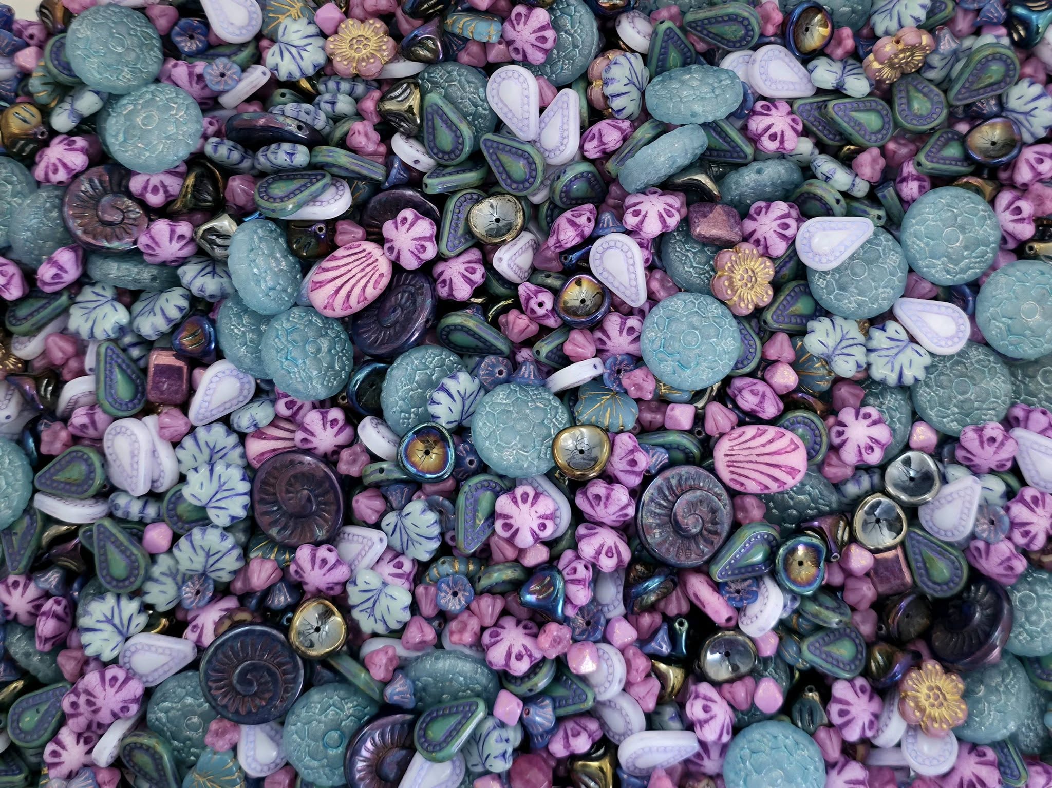 Orchid Lagoon - Designer Czech Mix - Assort Size Secondary image