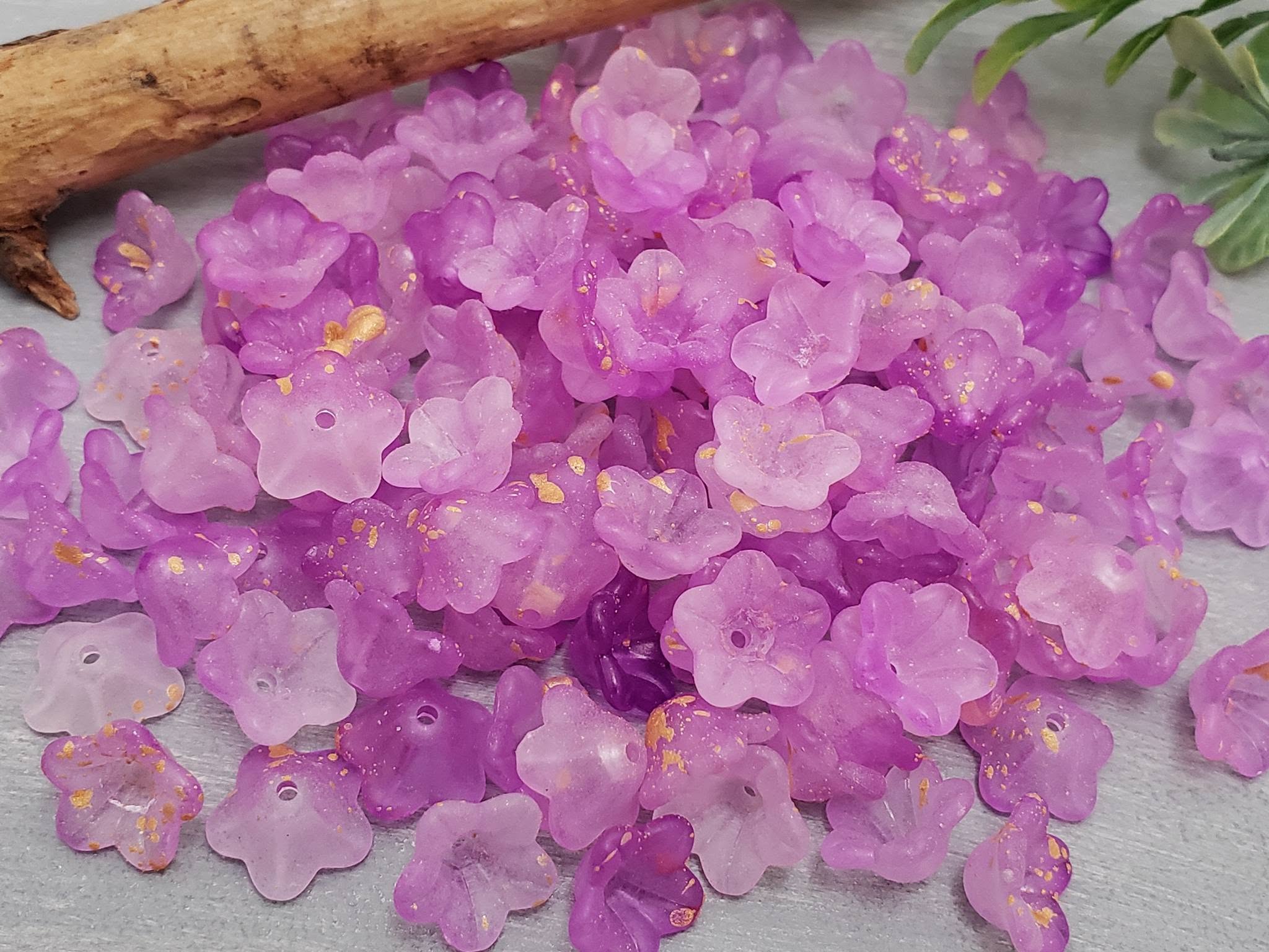 Vibrant Orchid - Gold Splash Lucite Bell Flowers - 8x10mm - 25gr./approx 90pcs