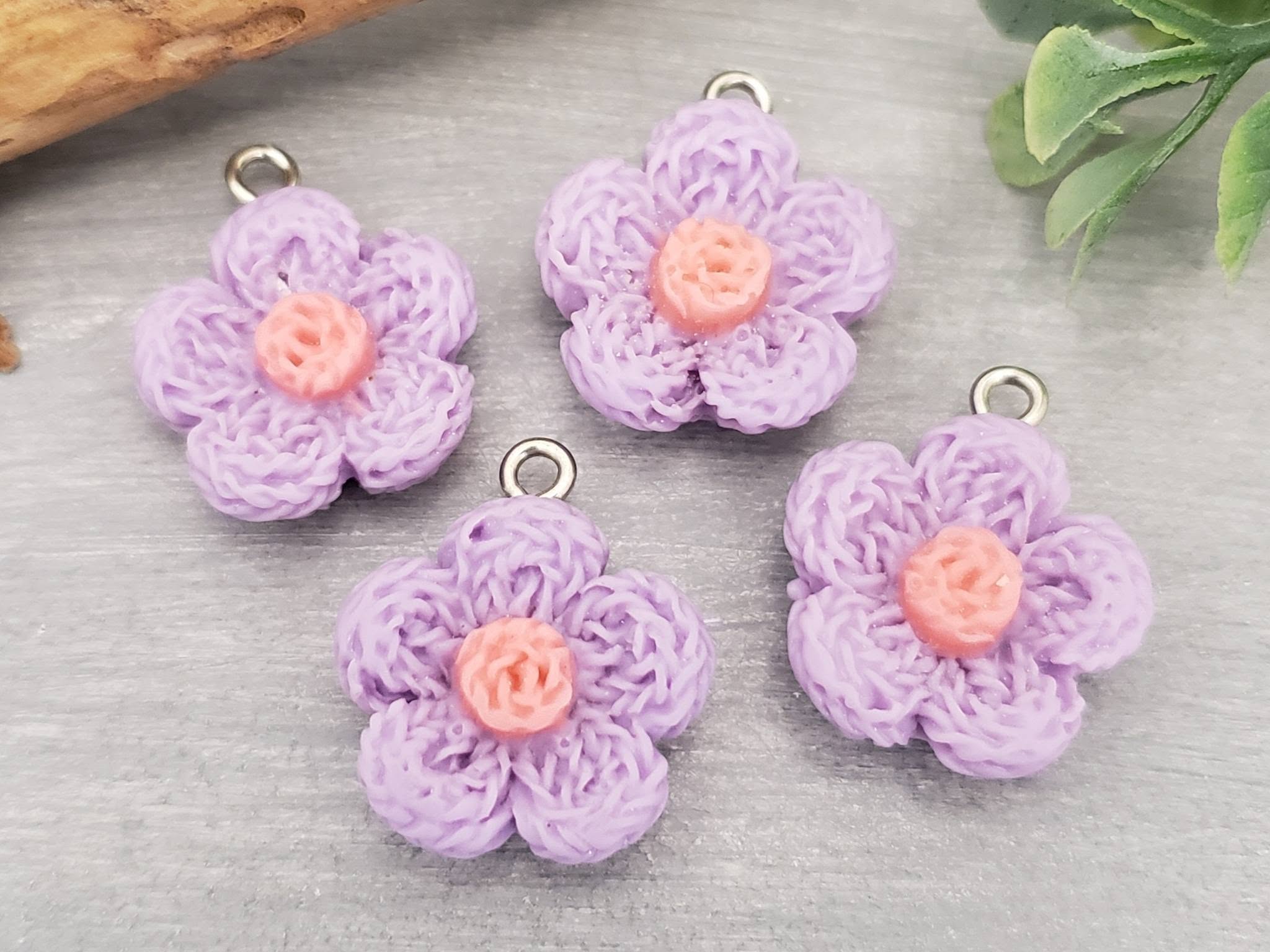 Lavender - Resin Flower Charms - 20mm - 4pcs