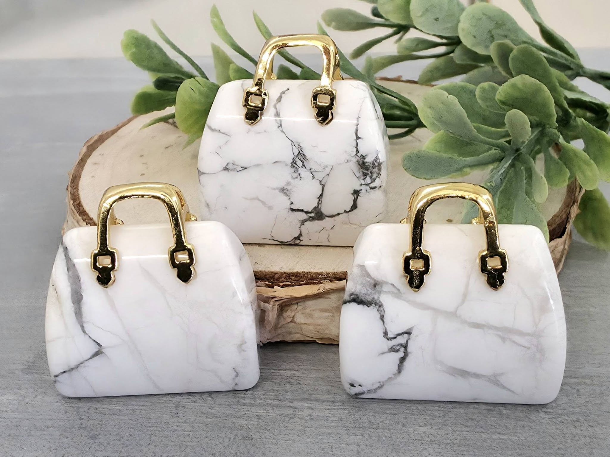 Howlite - Genuine Gemstone Handbag - 25x27x10mm - 1pc