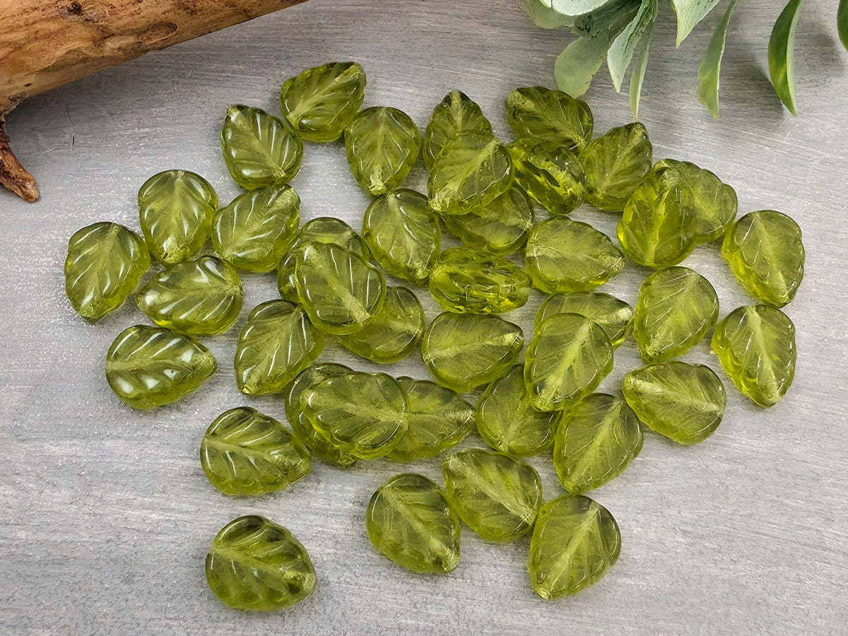 Peridot Green - Czech Mint Leaves - 10mm - 20pcs