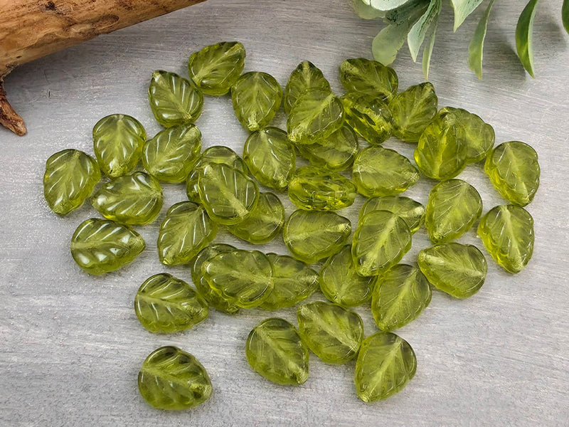 Peridot Green - Czech Mint Leaves - 10mm - 20pcs