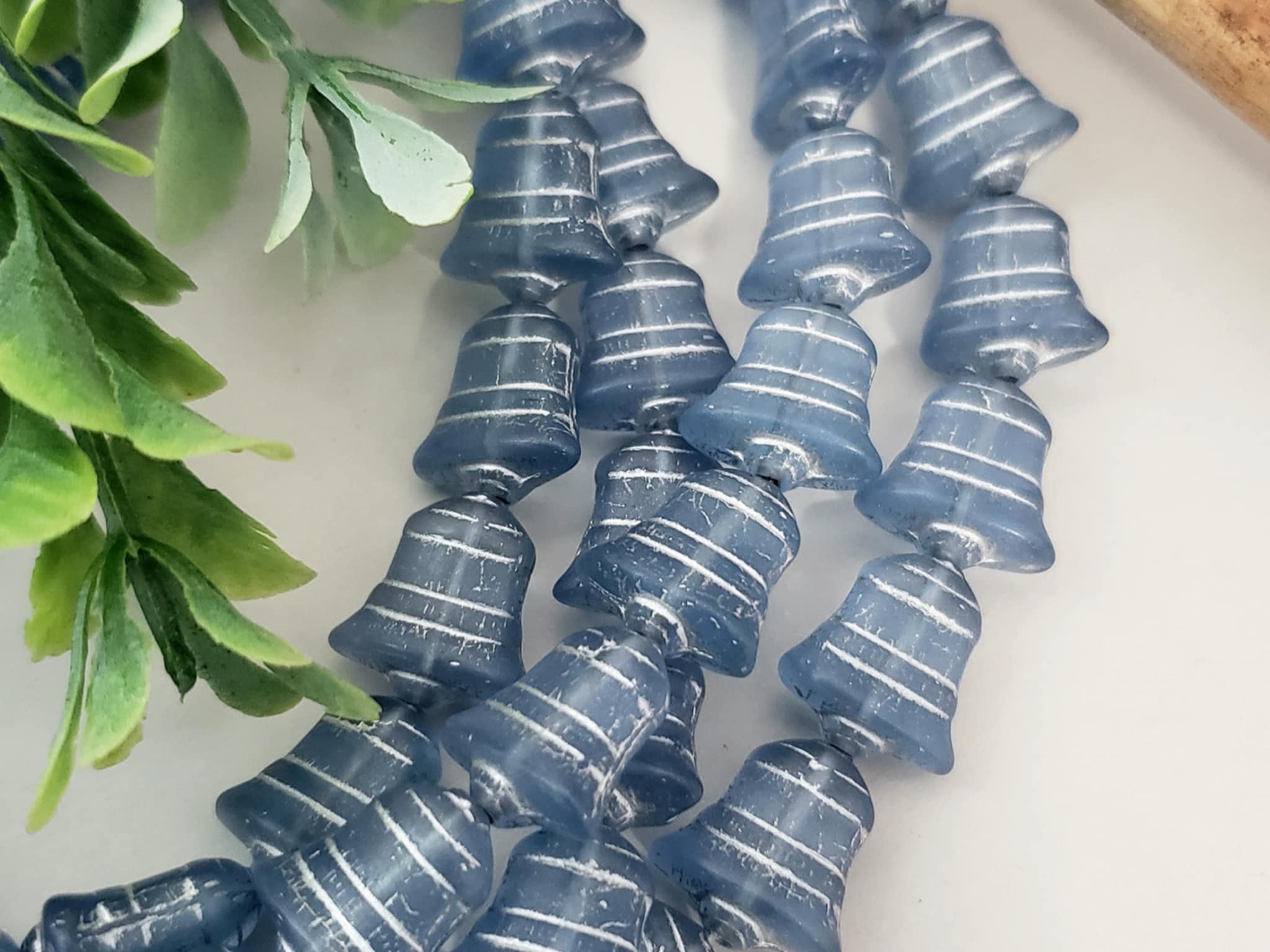 Montana Blue Silver Wash - Czech Bells - 10mm - 6pcs