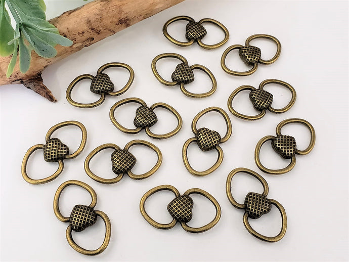 Antique Brass 2-Loop Checkered Heart Focal Connector   - 25x13mm - 6pcs