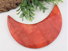 Charger l&#39;image dans la galerie, Terracotta Red Crescent Moon Plate - 120x50mm - 1pc
